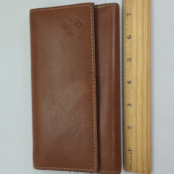 Patricia Nash Terresa Tan Leather Wallet - Picture 10 of 16